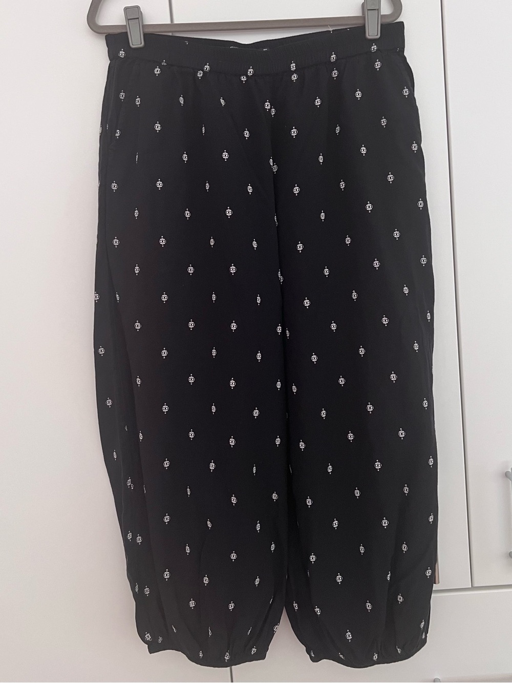 Gudrun Sjoden Black Pants, white embroidery pattern, Large